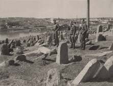Еврейское кладбище в районе улицы Лучесской (пр. Черняховского). 1941-1944 годы.