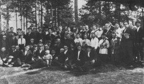 Богушевский духовой оркестр на маевке в Вакаровском лесу. Фото 1937 г.