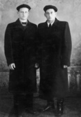 Братья Наум (слева) и Марик Лившиц, 1955 г.