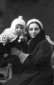 Анна  Каган и мама Ольга Папкова.