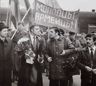 1984 год, Минск. Торжественная встреча на вокзале после победы на чемпионате мира. На переднем плане: Александр Шабалин, Анатолий Гантварг, Владимир Довженко и Николай Петропавловский.