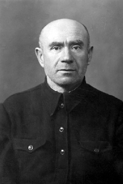Дядя братьев Сморгонов - Арон Соколов.