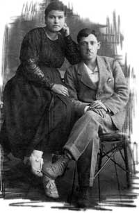 Мои родители: Сара Мордуховна Миркина (в девичестве Андрачник), 1900 г.р., и Лазарь Давыдович Миркин, 1897 г.р. Местечко Крупки, Минской обл. Фото 1921 года.