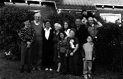 Семья Бенжамина и Хенни, а также супруга Гирша Райхельсона.