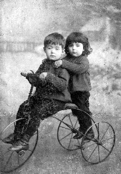 Александр Лабас с братом Абрамом.Смоленск, начало 1900-х годов.