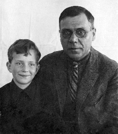 Иосиф Абрамович Тетельбаум с сыном Петей, последнее фото (1937 г.)
