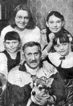 Николай Генов и его внучки: Наташа, Оля, Нина, Аня.