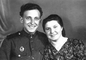 Михаил и Аня Мовшовичи. Фото  1951 г.