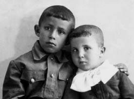 Александр Коварский и Изя Мильштейн. Ташкент. Фото 1945 г.