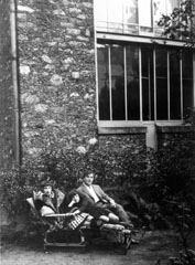 ,      --. 1925 .