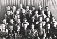 Класс, в котором учился Марк Кривичкин. 2-й класс, СШ № 2 г. Городка, 1956, учительница Клавдия Степановна Юрченко.