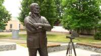 В Бобруйске открыли памятник Эфроиму Севеле.
