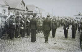  Добровольная пожарная охрана во время парада (сер. 1930-х гг.) (из архива Глубокского историко-этнографического музея).