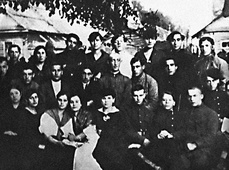 Участники Яновичских драматических любительских коллективов.
