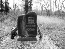 Памятник жертвам Езерищенского гетто, установленный в 2007 г.