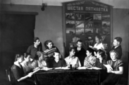Артисты Богушевского народного театра. Сидит вторая слева Сорочкина Р.Б., 1956 г.