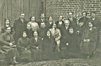 Снимок, сделанный в 1925 году. На нём запечатлены работники Витебской детской амбулатории.