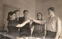 Друзья Перла, Юра, Соломон, Рита, Костя,  1950 гг.