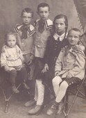 Семья Свойских в Лиозно (справо - налево) Юрий, Стэрна, Борис, Исаак, Григорий.