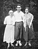 Евгения Пальман - свекровь Шифры Богиной, Карл Прусс и Шифра Богина. 1938 год.