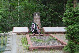 Памятник в Камне на месте расстрела еврейского населения.