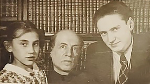 Алена, друг семьи — писатель Шихман, и брат Алены — Леонид Стонов.
