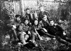 Калининский фронт, 1942 год. Зорин – 2-й ряд, справа.