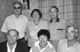Израиль Бельский (стоит справа) с учениками. 2007 г.