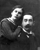 Реввека Яковлевна с отцом Яковом.
