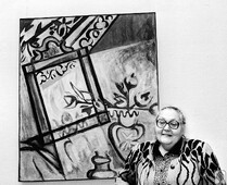  4 апреля 1992 г. А.Я. Басс, Хельсинки, Финляндия. Выставка авангарда. Картина О. Розановой. Натюрморт. Фото Erikki Raskinen.