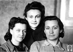 Девушки-подпольщицы из Гродно: Хася Белицкая, Лиза Чапник, Аня Руд, 1944 г.