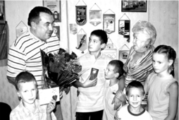Вручение ордена «За Заслуги» Галине Алексеевне Рутман и внукам.