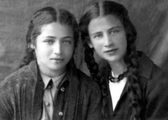 Сестры Кичины Евгения и Маечка. 1947 г.