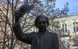 Памятник Шолом Алейхему в Киеве.