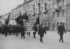7 ноября 1968  Такса и главный инженер Горбаренко В.А.