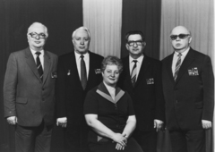 Из Киева друзья одноклассники и Л.И. Рябинкина, 1988 г.