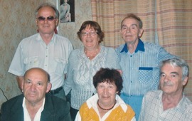 Бельский (стоит справа) с учениками, 2007 г.