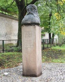 Памятник Гаону в Вильнюсе.