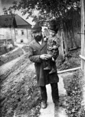 Резник (Шойхет) Ревзин с сыном, Ляды, 1930 г.