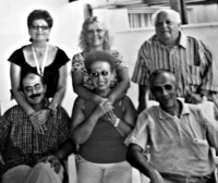 Правнуки Иче Жуковского, живущие в Израиле Дима Жуковский, Саша Жуковский, Нина Жуковская-Шмальцуева, и Майя Казакевич (нижний ряд, посередине). Фото 2003 г.