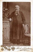 Фото 2: Гирш Израилев Иткин. Фотоателье Страхова, Санкт-Петербург. 1870-е гг. (Тиле и Серебрин, Воронеж, переснято с более ранней фотографии в 1890-х гг.)