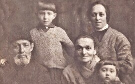 Берко Красник и Хая Соше Шилкина, их дочь Циля и внучки Поля и Фира.