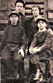 Братья и сестра Гофманы Тевье Лиза Мендл Хацкл Ветка, довоенное фото.